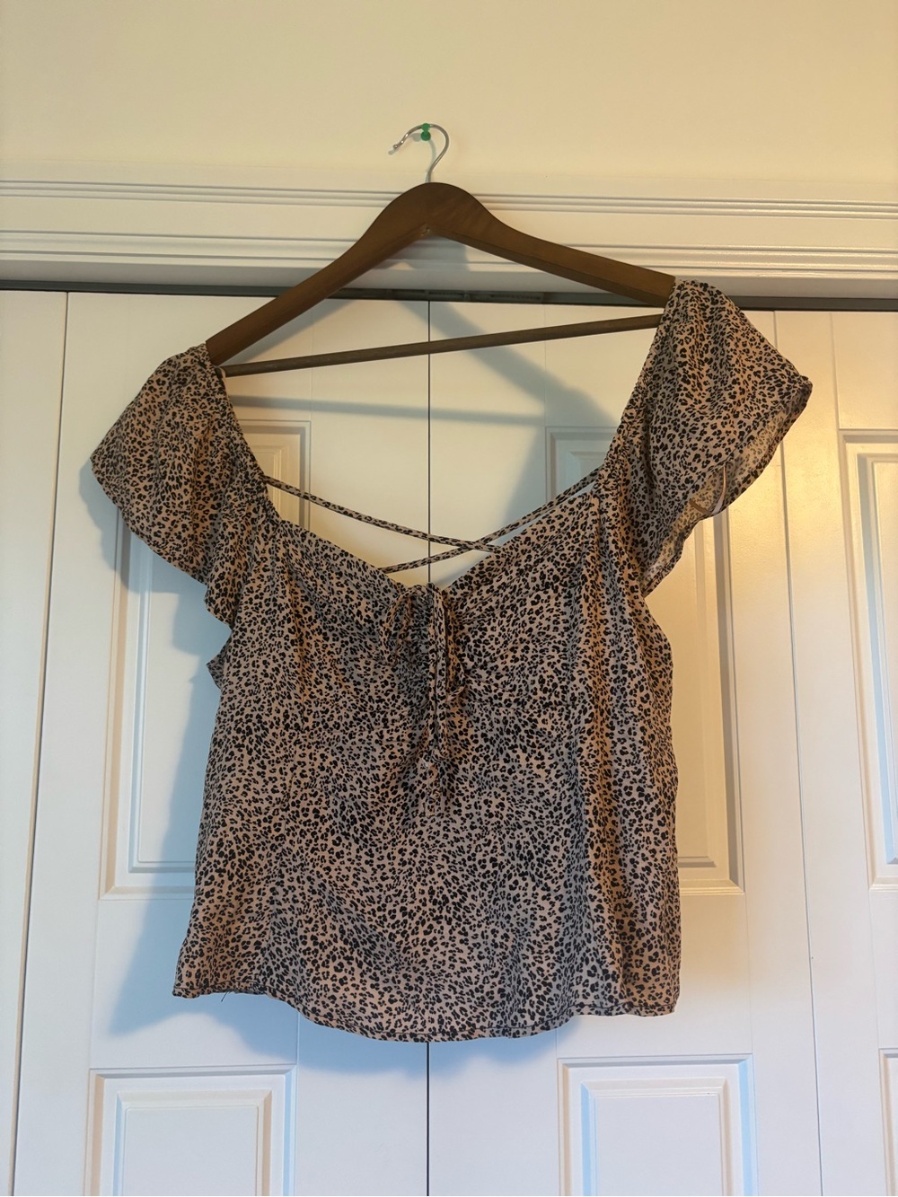☀️ Urban Romantics ☀️ flowy brown blouse